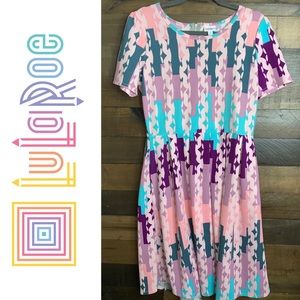 SOLD! EUC LuLaRoe AMELIA Dress SZ L pockets!
